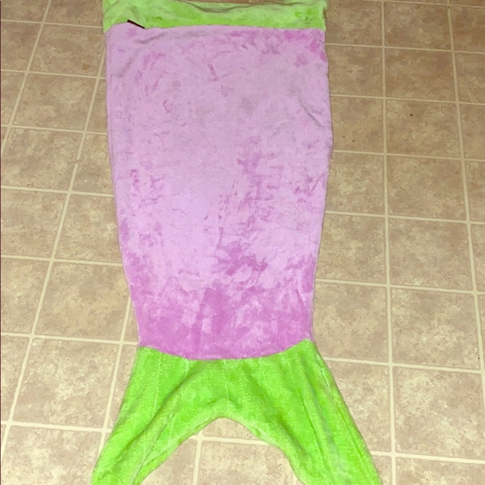 Mermaid tail blanket